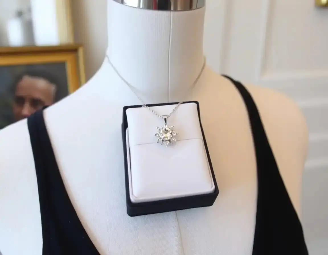 Collana con Pietra del Mese personalizzata